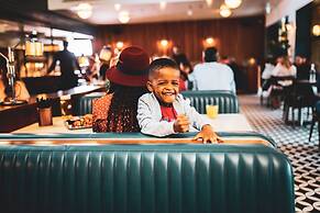 Mollie's Motel and Diner