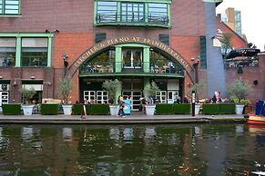 Tudors eSuites Birmingham Canalside Apartments