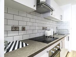 Tudors eSuites Birmingham Canalside Apartments