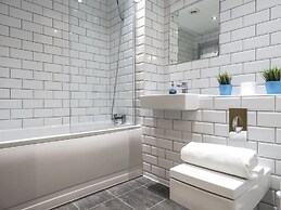 Tudors eSuites Birmingham Canalside Apartments