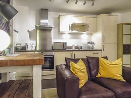 Tudors eSuites Birmingham Apartments with Parking