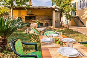 Traditional Rustic Maisonette By Konnect