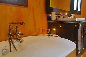 Buffalo Safari Lodge