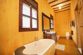 Buffalo Safari Lodge