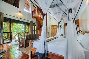 Buffalo Safari Lodge