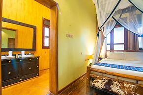 Buffalo Safari Lodge