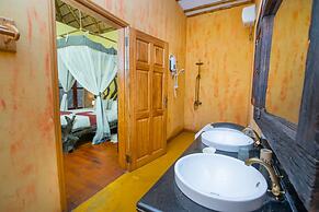 Buffalo Safari Lodge