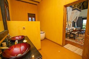 Buffalo Safari Lodge