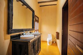 Buffalo Safari Lodge