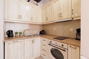 Philarmonic Orchestra Apartment By Konnect