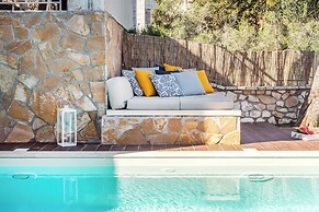 Villas Muscallas by Konnect, 200m from the Beach.