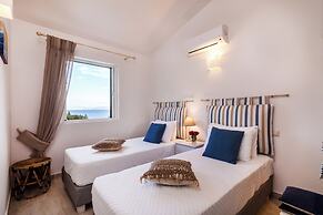 Villas Muscallas by Konnect, 200m from the Beach.