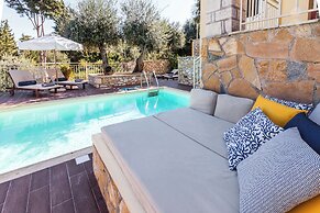 Villas Muscallas by Konnect, 200m from the Beach.