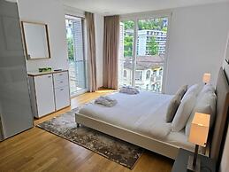 Montreux Lake View Apartments and Spa