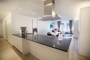 Montreux Lake View Apartments and Spa