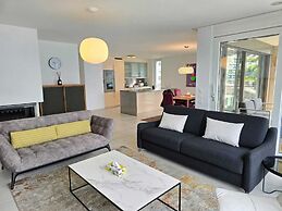 Montreux Lake View Apartments and Spa