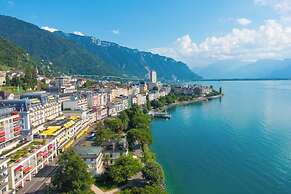 Montreux Lake View Apartments and Spa