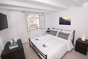 Apanomeria Boutique Residence