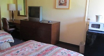 Best Classic Inn & Suites