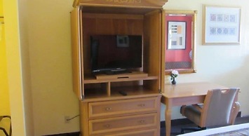 Best Classic Inn & Suites