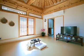 Wiyeonjae Hanok Stay