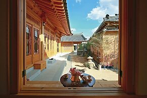 Wiyeonjae Hanok Stay