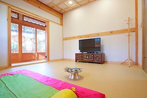 Wiyeonjae Hanok Stay