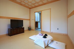 Wiyeonjae Hanok Stay