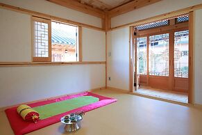 Wiyeonjae Hanok Stay