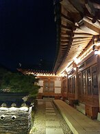 Wiyeonjae Hanok Stay