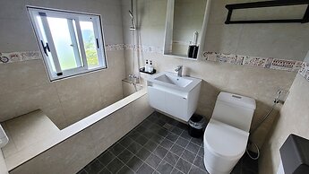 Maple Leaf Holiday Villa