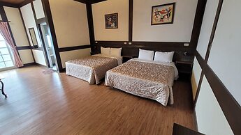 Maple Leaf Holiday Villa