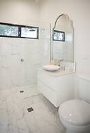 99 Acres Bangalow Retreat