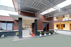 OYO 347 Bayang Brothers Guest House