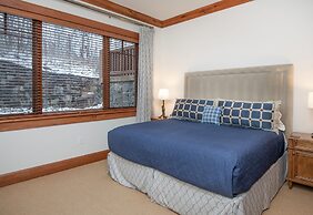 Hummingbird C102 4 Bedroom Condo by RedAwning