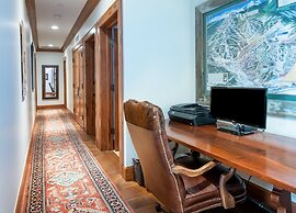 Hummingbird C102 4 Bedroom Condo by RedAwning