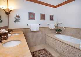 Hummingbird C102 4 Bedroom Condo by RedAwning