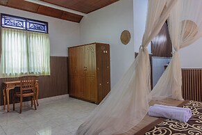Artha Dewata Home Stay