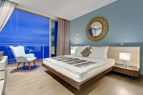 Super Luxury Apartment in Tigne Point, Amazing Ocean Views