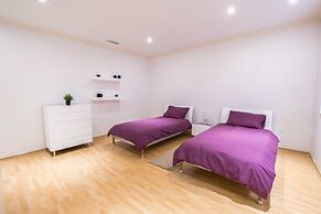 Bright, Spacious and Right in the Center