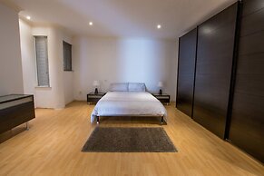 Bright, Spacious and Right in the Center