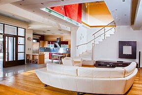 Grand Villa Santorini