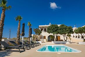 Grand Villa Santorini