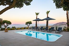 Grand Villa Santorini