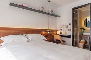 Hangzhou Backlighting Inn