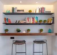 Hangzhou Backlighting Inn