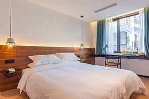 Hangzhou Backlighting Inn