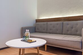 Hangzhou Backlighting Inn