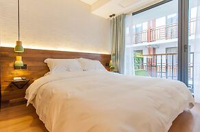 Hangzhou Backlighting Inn