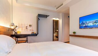 Hangzhou Backlighting Inn